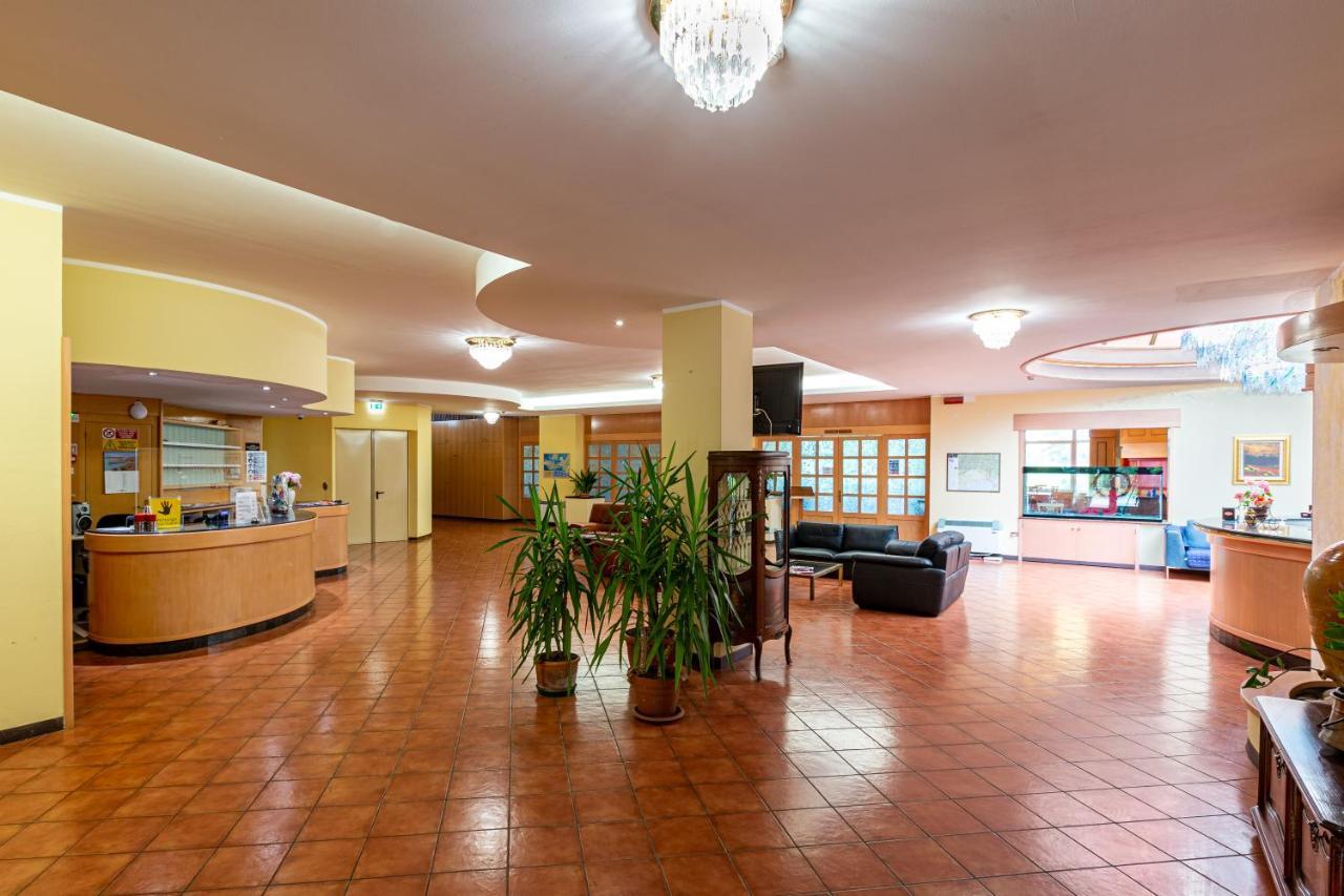 Hotel Villa Strassoldo "Ex Attianese Hotel Restaurant" Cervignano del Friuli Extérieur photo