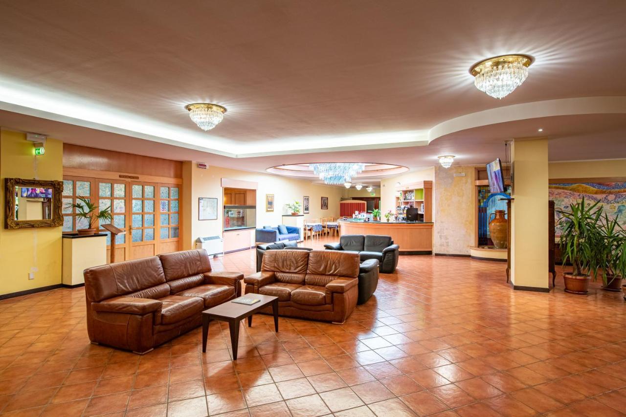 Hotel Villa Strassoldo "Ex Attianese Hotel Restaurant" Cervignano del Friuli Extérieur photo