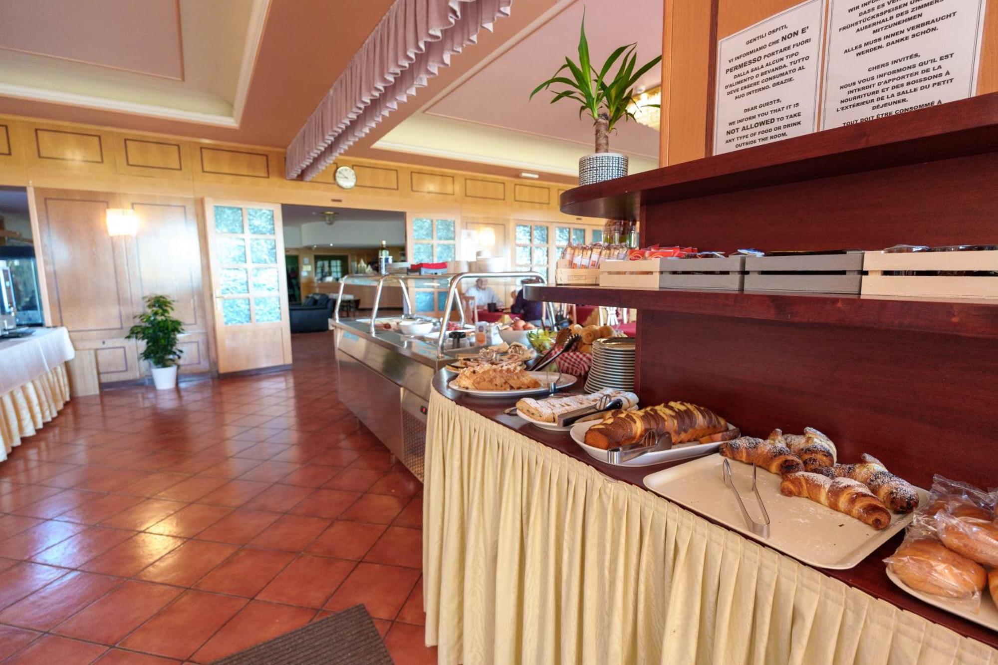 Hotel Villa Strassoldo "Ex Attianese Hotel Restaurant" Cervignano del Friuli Extérieur photo