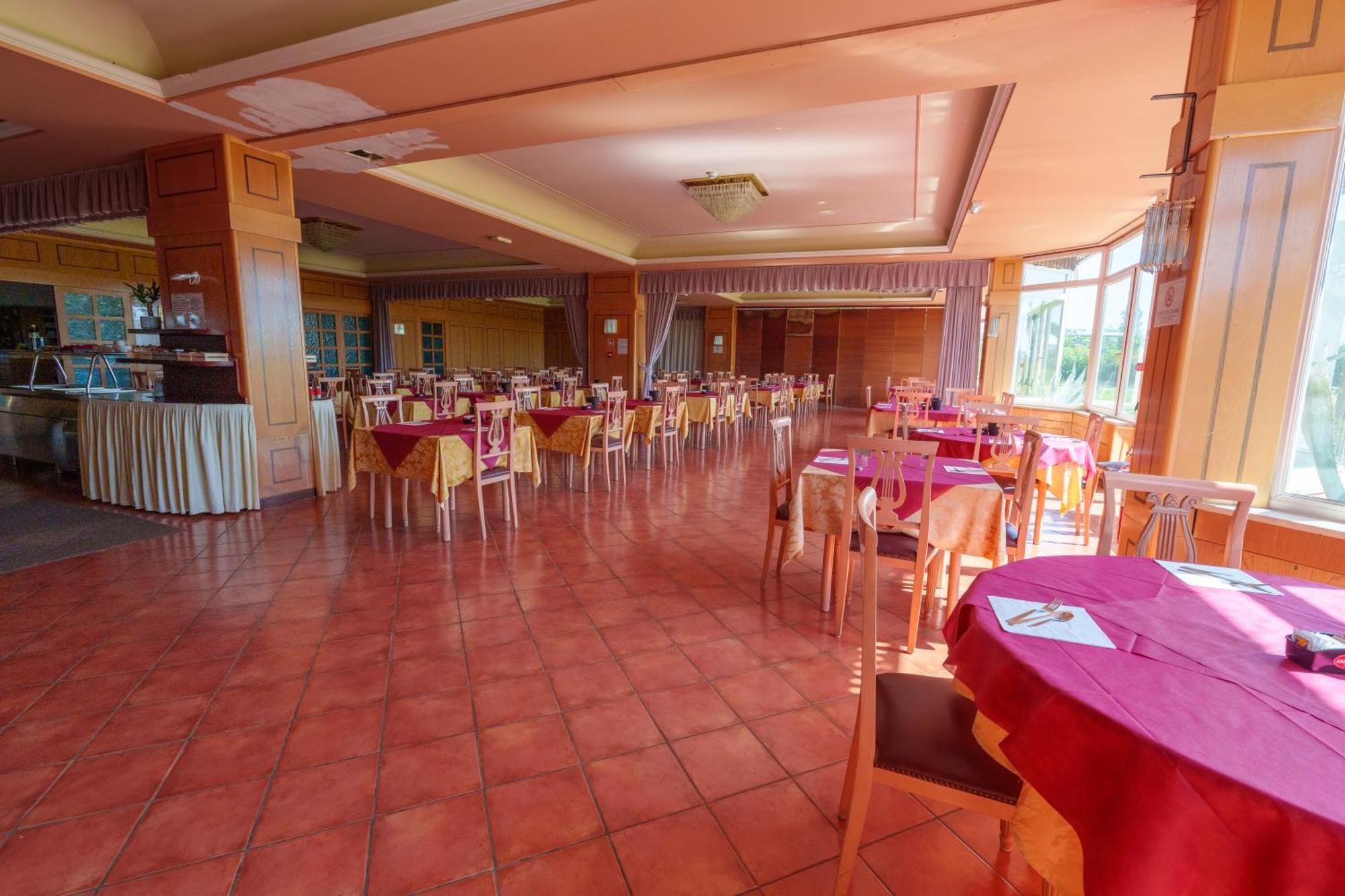 Hotel Villa Strassoldo "Ex Attianese Hotel Restaurant" Cervignano del Friuli Extérieur photo